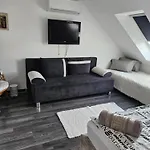 Luxus סזומבאת'לי